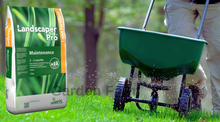 ingrasamant gazon Landscaper Pro Maintenance